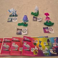 Kinder 4 personaggi serie Trolls 2020 con cartine