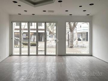 NEGOZIO A BELLARIA-IGEA MARINA