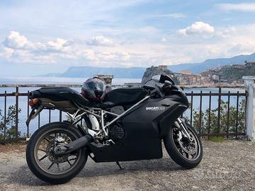 Ducati 749 Dark