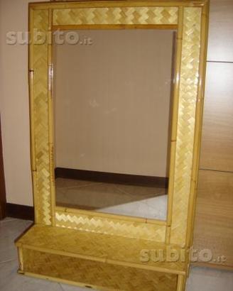 Specchio con mensola in legno e bamboo