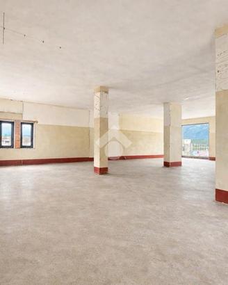 NEGOZIO A TALAMONA