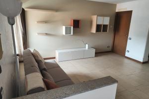 Oleggio trilocale con terrazzo