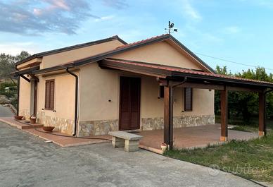 Villetta indipendente in campagna