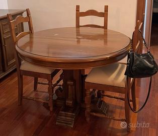 si regala Tavolo in legno massello + 5 sedie