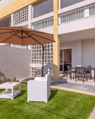Moderno con giardino. 800 mt.spiaggia Poetto
