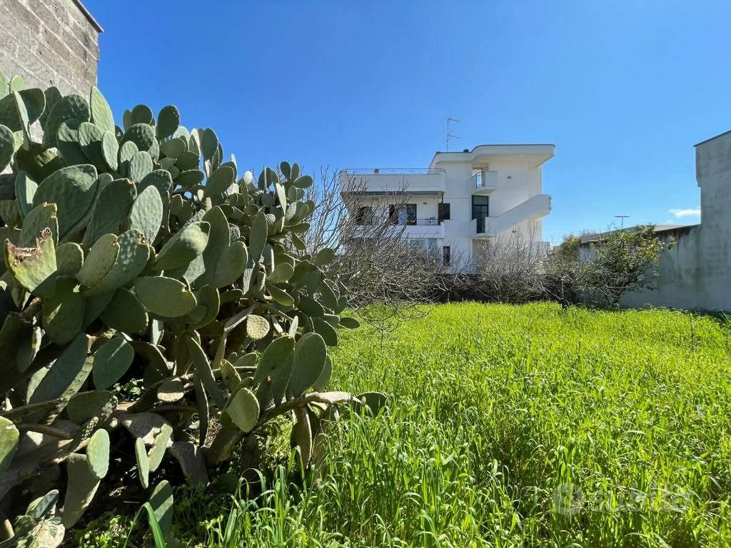 Terreno di 443 m² a Martano - Vista 4