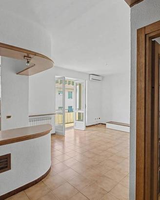 Appartamento di 100 m² con 3 locali e posto auto a