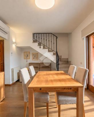 VILLA A SCHIERA D'ANGOLO A OLBIA