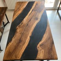 Tavolo design legno e resina
