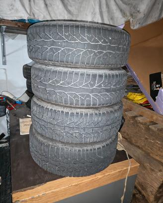 Pneumatici invernali con cerchi  195/55 R15 