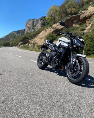 Triumph Street Triple 765R 2023