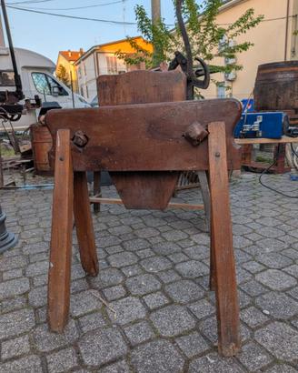 Torchio in legno per ciccioli