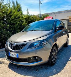Lancia Ypsilon (GPL) 1.0 FireFly S&S Hybrid Gold