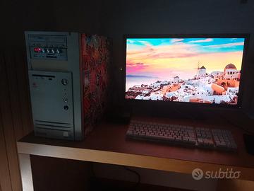 PC fisso completo senza hard disk