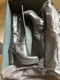 Stivali in pelle nera Cesare Paciotti 37 4US