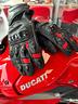 guanti-lunghi-da-moto