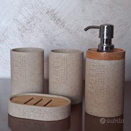 Arredo bagno - 4 accessori pari al nuovo