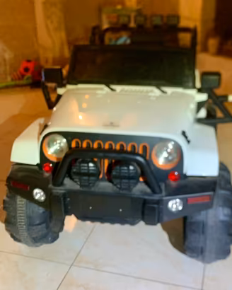 Auto elettrica  jeep per bambini con telecomando