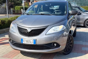 Lancia Ypsilon 1.2 69 CV 5 porte GPL Ecochic Black