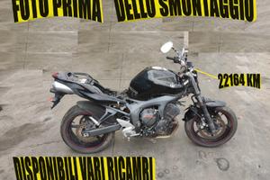 YAMAHA FZ6 NERA ANNO 2007 SERIE 2004-2007x RICAMBI