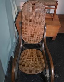 sedia a dondolo stile thonet 