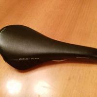 Sella bdc/mtb Fizik Gobi Wing Flex 280X130 carbon