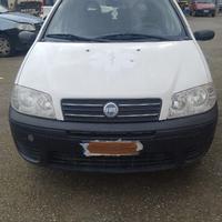 SI VENDE PER PEZZI DI RICAMBI FIAT  PUNTO 1.2 BEN