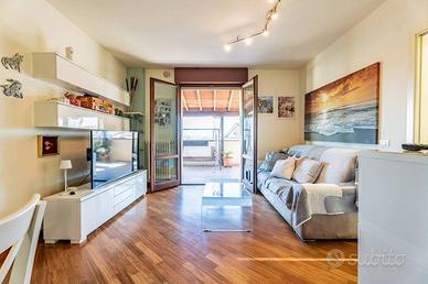 Attico / Mansarda di 80 m² con 3 locali e box auto