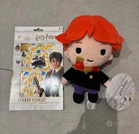Peluche Ron Wizarding World + Sticker Harry Potter
