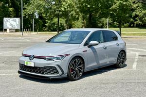 VOLKSWAGEN Golf GTI 8 performance