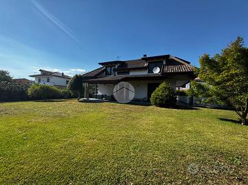 VILLA SINGOLA A GIUGLIANO IN CAMPANIA