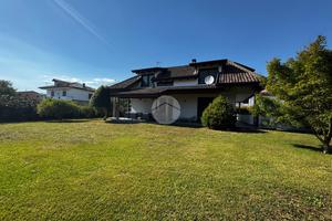 VILLA SINGOLA A GIUGLIANO IN CAMPANIA