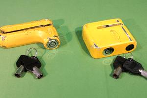 Set 2 bloccadisco freno moto/scooter/bicicletta