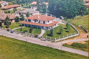 VILLA SINGOLA A SAN CARLO CANAVESE