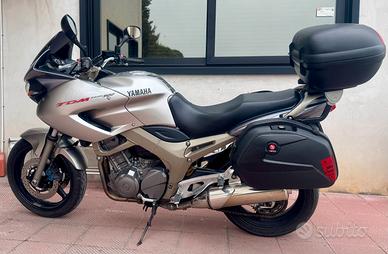 YAMAHA TDM 900