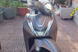 Scooter SH 125 Versione Mode -  solo 4.000 km