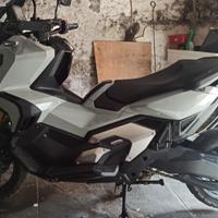 Honda xadv 750 del 2023
