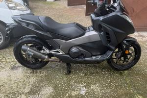 Honda integra 750 sport