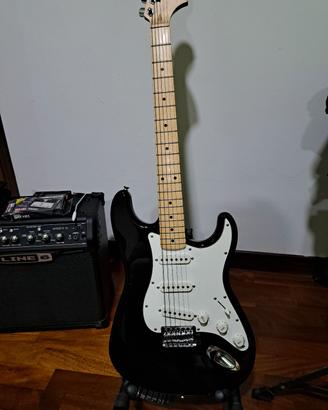 Chitarra elettrica squier strat + amplific + accor