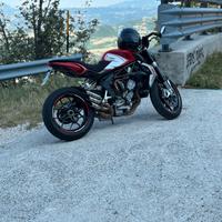 Mv agusta brutale 675