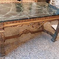 Soggiorno stile Luigi XV con cornici dorate