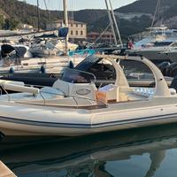 Gommone Revenger 25.5 cabinato Mercury Verado 225