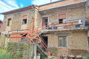 CASA SEMINDIPENDENTE A FROSINONE