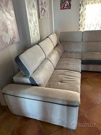Divano angolare con chaise lounge grigio