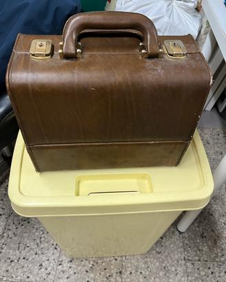 Beauty case vintage in vera pelle