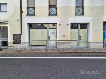 NEGOZIO A GOSSOLENGO