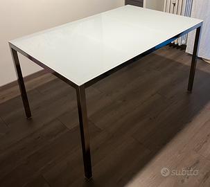 Tavolo/scrivania Ikea