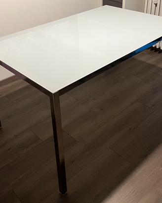 Tavolo/scrivania Ikea