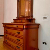 Cassettiera con specchio da camera da letto