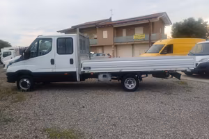 IVECO DAILY DOPPIA CABINA CASSONE FISSO